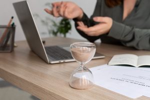 Gestión del tiempo laboral estrategias y software